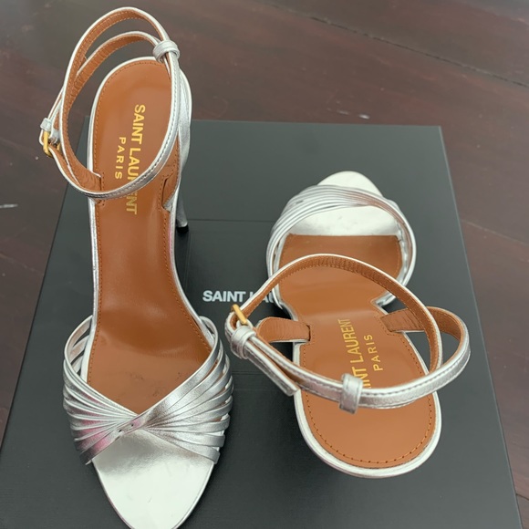 In mint condition, worn 1-2 times. I’m original Box with everything in it!! - Picture 7 of 10